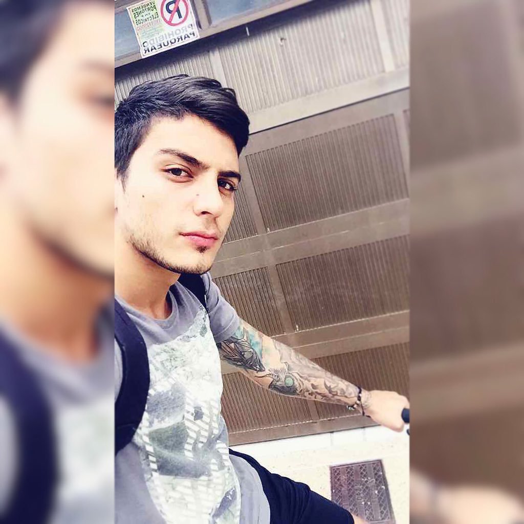 SebasKamargo's profile picture. ME GUSTAN LAS EMPANADAS-Más que creer en Dios, creo en el peso de mis actos.