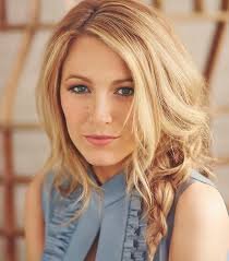Hi I am Lily Smoke I am cousin to Felicity Smoke I am a model and I'm smart just like her she is one of my best friends. (RP single Bi Arrow RP crossovers okay)