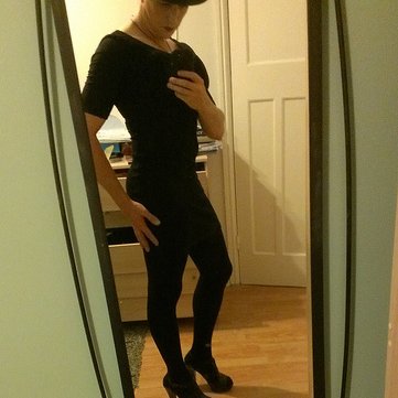 BigClaraH's profile picture. Crossdresser. Loves opaque pantyhose and sexy tight clothes and lingerie.