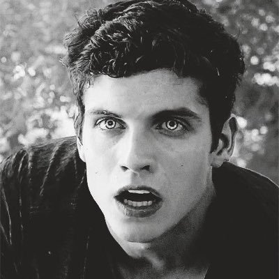 dxarkangelrp's profile picture. or nah.