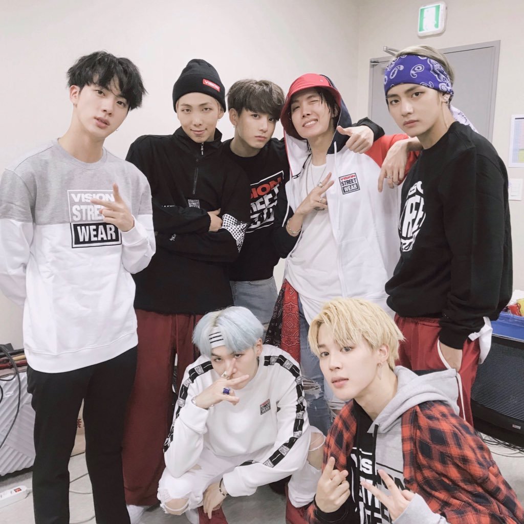 Hi~~ We are BTS Report!