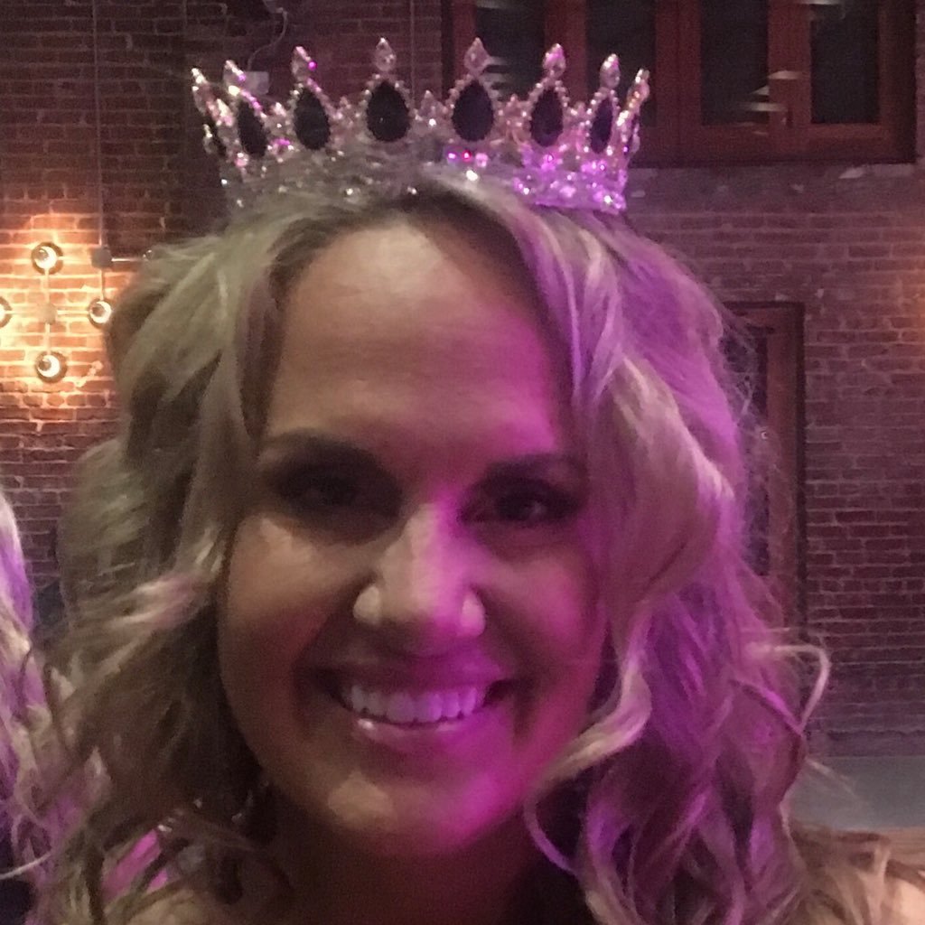 kristingrove1's profile picture. Director of Property Development, PBA. Owner of Laurence Lee Design. Chair of COK BZA & Committee Member of Knox County ADA, Zoofari & LLS M&W, 2017 WHMB Queen