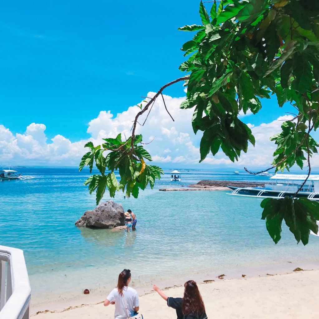 b_pbf's profile picture. 