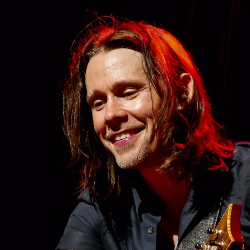Espacio para los fans de @MylesKennedy.
