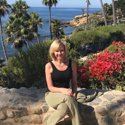 notes2beth's profile picture. 