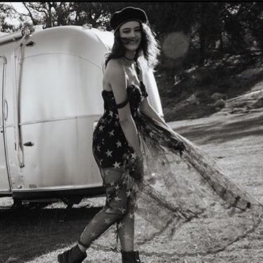 courteatcn_'s profile picture. Australian model and actress, trying find her way around Los Angeles.