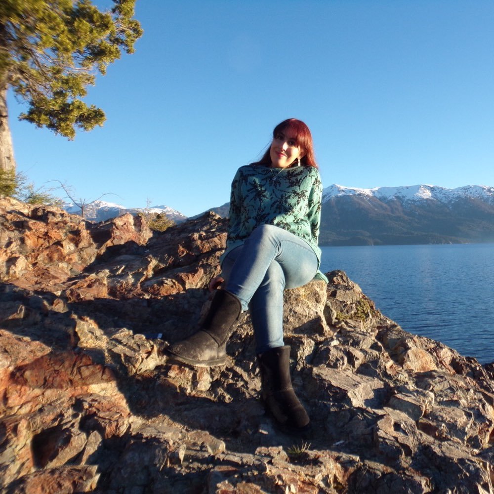 farahabril13's profile picture. 