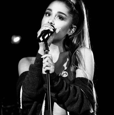 @ArianaGrande all my heart ☁️ . 
I love you my Arianators Family♡