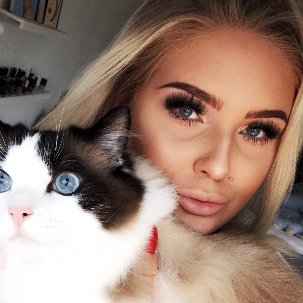 emma_engman's profile picture. älskar mina katter o smink, tjo