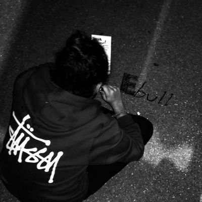 elluoH's profile picture. a oe