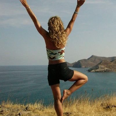 Yoga/Pilates classes in Beckenham, Bromley. Hatha vinyasa flow, pre and post natal yoga/pilates, meditation / mindfulness workshops, retreats 🙏