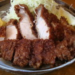 東京・日暮里にあるとんかつ屋! 老舗『青山かつ一』から暖簾分けして20年♫ とんかつ一筋!! 日暮里より舎人ライナー2つ目「赤土小学校前」下車2分 テイクアウトあり(来店前に要予約)
TEL:03-3800-0096 営業時間 昼11:30~13:30 夜17:00~20:30 定休日:水曜日