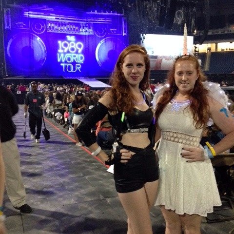 Two redheaded swiftie sisters 
from the 313. We got tips, tricks and tweets for all you 🐍s out there
