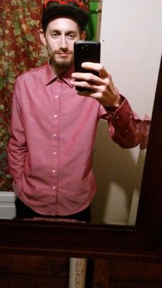 I work @ Elite Mercedes im 26yrs old, 6'1, brown hair, hazel eyes, and i moved 2 Springfield, MO about 9months ago and yes i moved out here 4 family lol..
