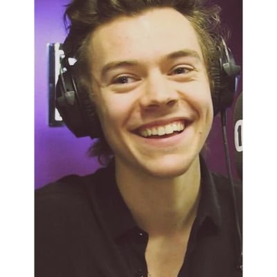 @harry_styles I love u with all my heart.🌹
(follow me I follow you)