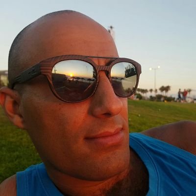 twitt_erez's profile picture. A people person:)
 Thinking out of the box(...)  
Creative and decisive!
wanna know more...? 
i'm here-just ask me🤗