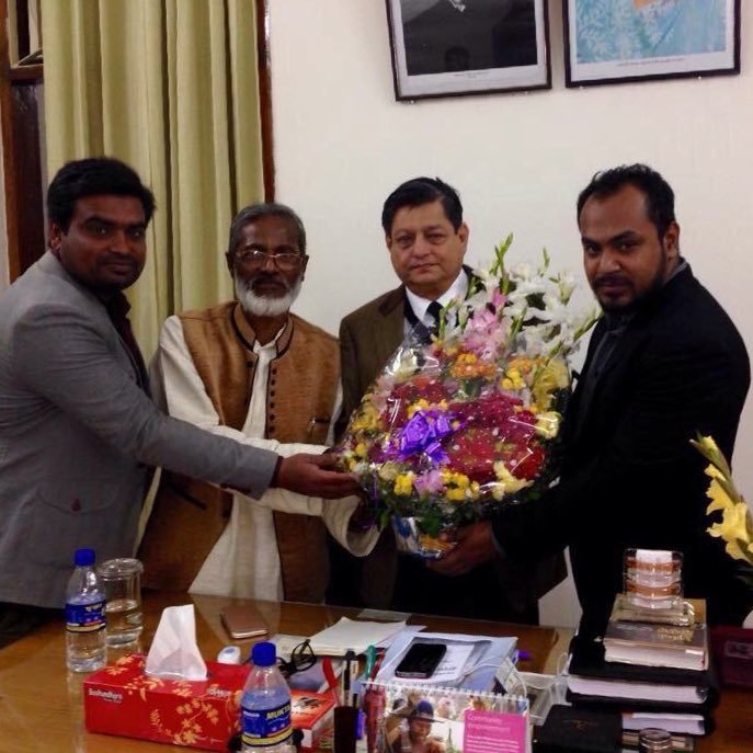 Mosho007's profile picture. this is Mosarrof...LLB Graduate from University Of Northumbria - Uk - love to travel - watching movies- playing Games & much more Interested In Politics