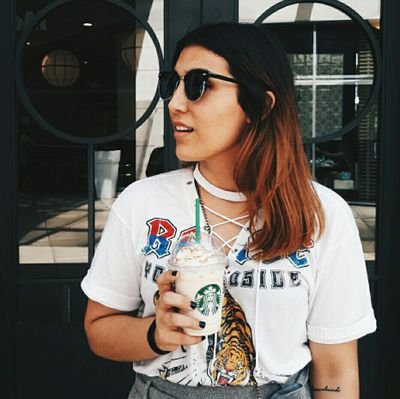 21 | Escultora y youtuber en proceso | Student of Gryffindor.