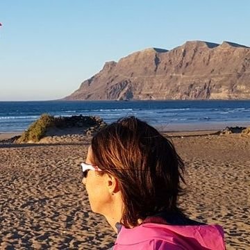 Licenciada en EF-Nº Colegiada 8327 Entrenadora superior de natación. Profe de E.F. y Valores en Colegio Santa Mª de los Volcanes-Nazaret. Técnico Superior DGA🎥