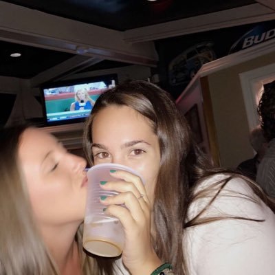 carlycarta's profile picture. i h8 u all