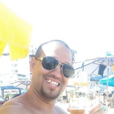 Uma pessoa muito alegre e amigo