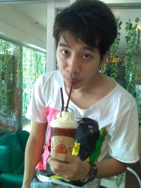 Kaewpetploy's profile picture. 