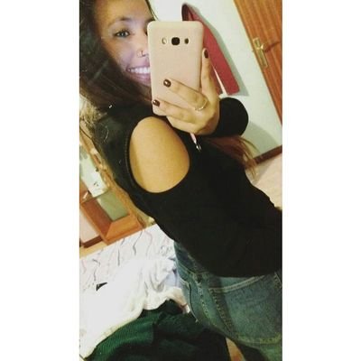 AngiCadena's profile picture. SNAPCHAT : aangie_cadena8  INSTAGRAM : AngieCadena__     19