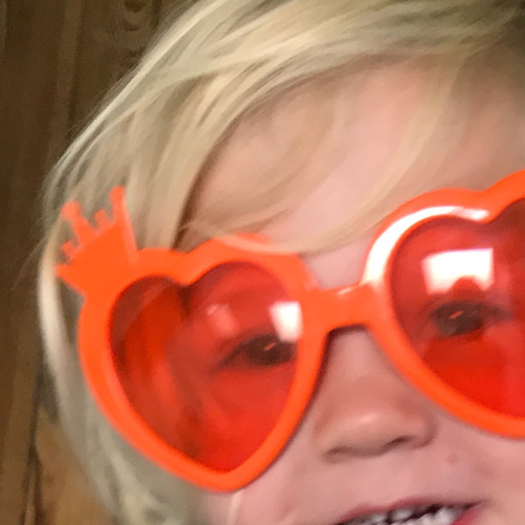 SarahB_DC's profile picture. mom / runner / lover of words and ocean swimming