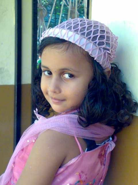 doing bussiness ..kudase mannath hai mere lottana who jannath hai mere who aman who chamanka nazara he kudaya lottana hindhustan hamara..