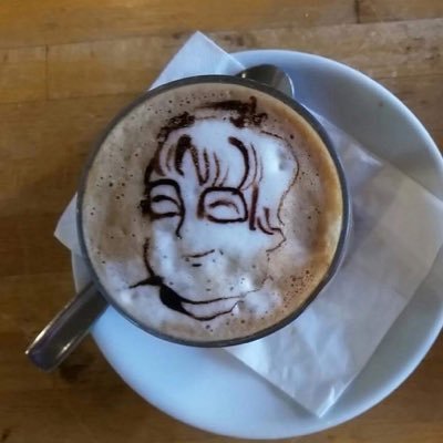 joyfulkarlo's profile picture. Lesbian, out and loud and proud, butch woman, 🏳️‍🌈 she/her, 30