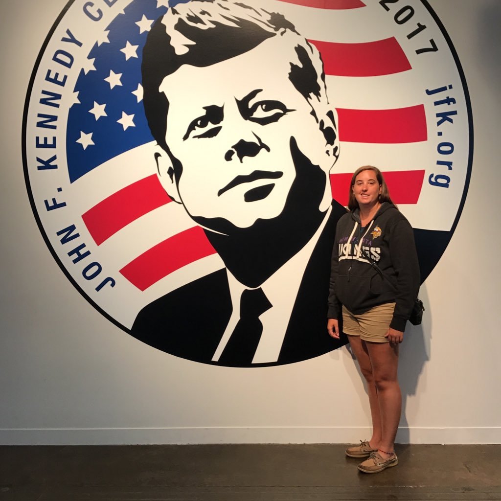 nekodagarbes19's profile picture. Teacher/Coach