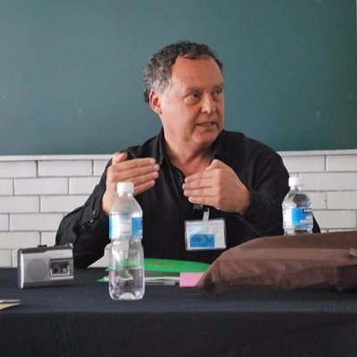 ChulespeOne's profile picture. Amo a la lengua no-estándar, al habla política, la corroncha, la naca, kitsch, ñera y antilenguajes. Cocinero-sinequista-educador.