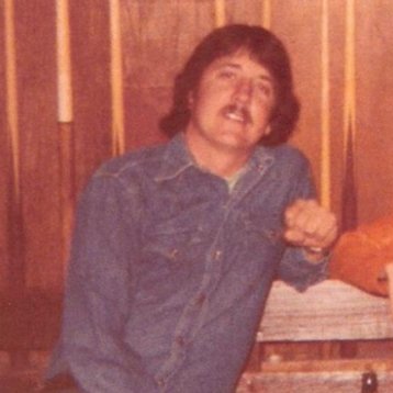 9ard0's profile picture. Here to #resist trump's lying, cheating, traitorous, money laundering ass.