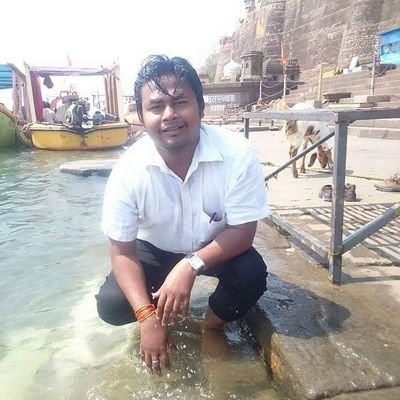 “सज्जन को सम्मान देकर, लोभी को धन देकर, विद्वान को तर्क देकर व दुष्ट को दंड देकर पक्ष में किया जा सकता है ।”