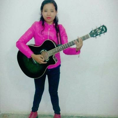 JenniferRoccuz3's profile picture. singer, musician, football fan