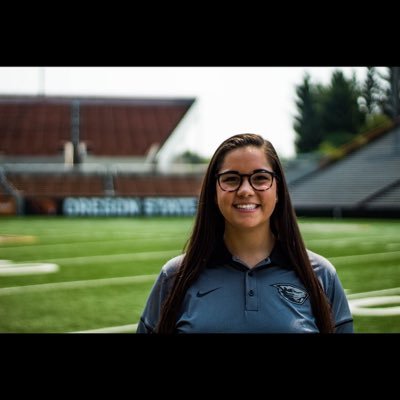steph_dorado's profile picture. NIKE 👟 - Go Beavs 🔶 - Portland 🌲