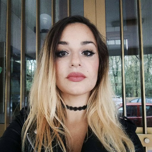 RockkkNRose's profile picture. UI and UX designer, packaging and illustration lover. Interested in comics, DIY and live music.