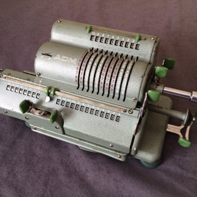 Rubberswan's profile picture. Nerd. Collector of mechanical calculators and lab balances.