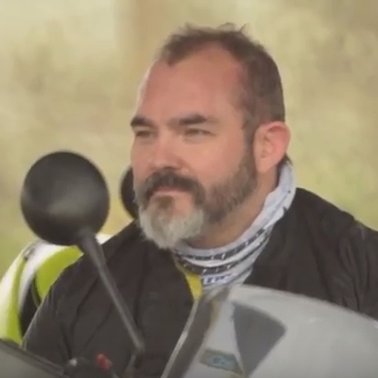Chiquiyan y nerdo de profesión... defendamos la libertad y la democracia... no hay nada peor que nos controlen la vida de una u otra forma...
