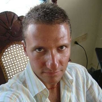 adrycap's profile picture. Un uccello posato su un ramo non ha mai paura che il ramo si rompa, perché la sua fiducia non è nel ramo ma nelle sue ali.