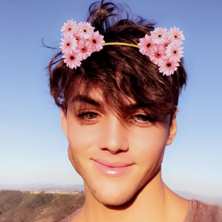 Isabelleb_423's profile picture. 