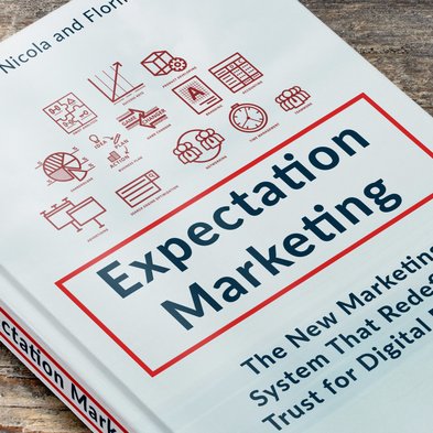 Don't know how to make your audience give you their ❤️? We are here to help you.
We love:
🤘DMSuperstars Program 🤘
👍ContentMarketing Institute