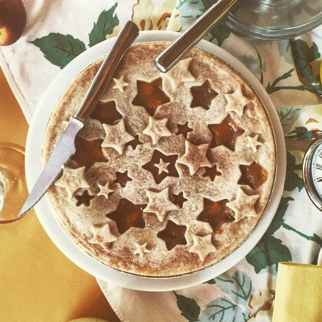 Gooseberry Handmade Pies bakes up fresh, handmade pies for all of #NWArk using local fruits and ingredients when possible. 🍒