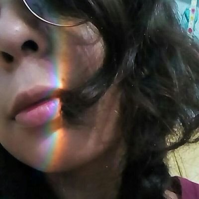 Всем Привет - Hola a Todos
°•Dibujante novata/ MX/ Swiftie/ Yuri on Ice/Anime/ Guitarra•°
•°soy un piñacorniolemur cata°•
(piñacornio= piñata + unicornio)