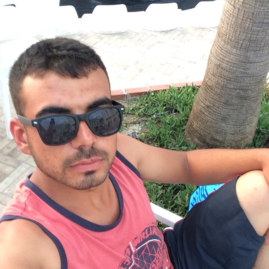 alibey_austevul's profile picture. mutluluk zaman alır,zaman sevdiklerimizi alır.