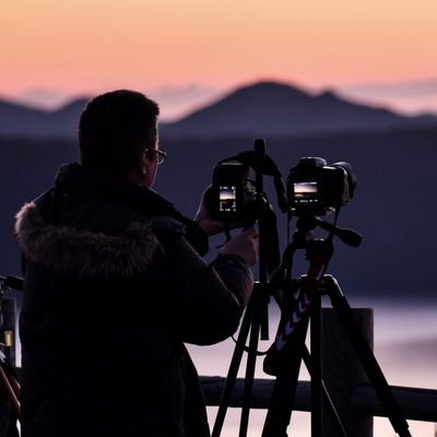 donchkun's profile picture. 見たままの風景を切り取ることに拘ってます🗻
日没から日の出までの風景が好きです🌆🌃🌇💕
📷D500/UX180/AX30/Mavic Pro(機体・操縦者登録、飛行許可包括申請済み)
【写真・動画の無断転載ご遠慮ください】
業者・セミナー・診断多めの方ゴメンナサイ🙏