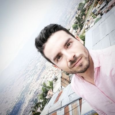 Si estas loco la vida se te vuelve una sonrisa y yo soy muy sonriente. |
