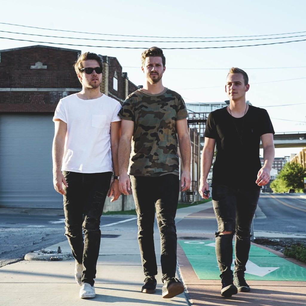 2ndfloorstereo's profile picture. Probs doing band stuff.👇🏻