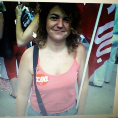 De izquierda adelante y de frente
