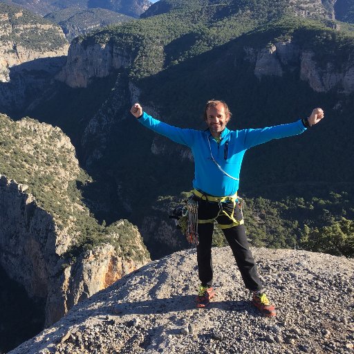 Alpinista, fotògraf, càmera i conferenciant. Guia d'Alta Muntanya. Primer català en aconseguir els 14 vuitmils. #latorre14x8000 FB i IG @FerranLatorre